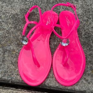 Cute jelly sandals. Never worn 💗